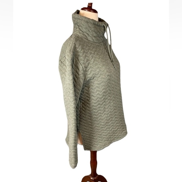 Carve Designs Quilted Sweatshirt Mock Neck Thumbholes Size Medium - Picture 5 of 6